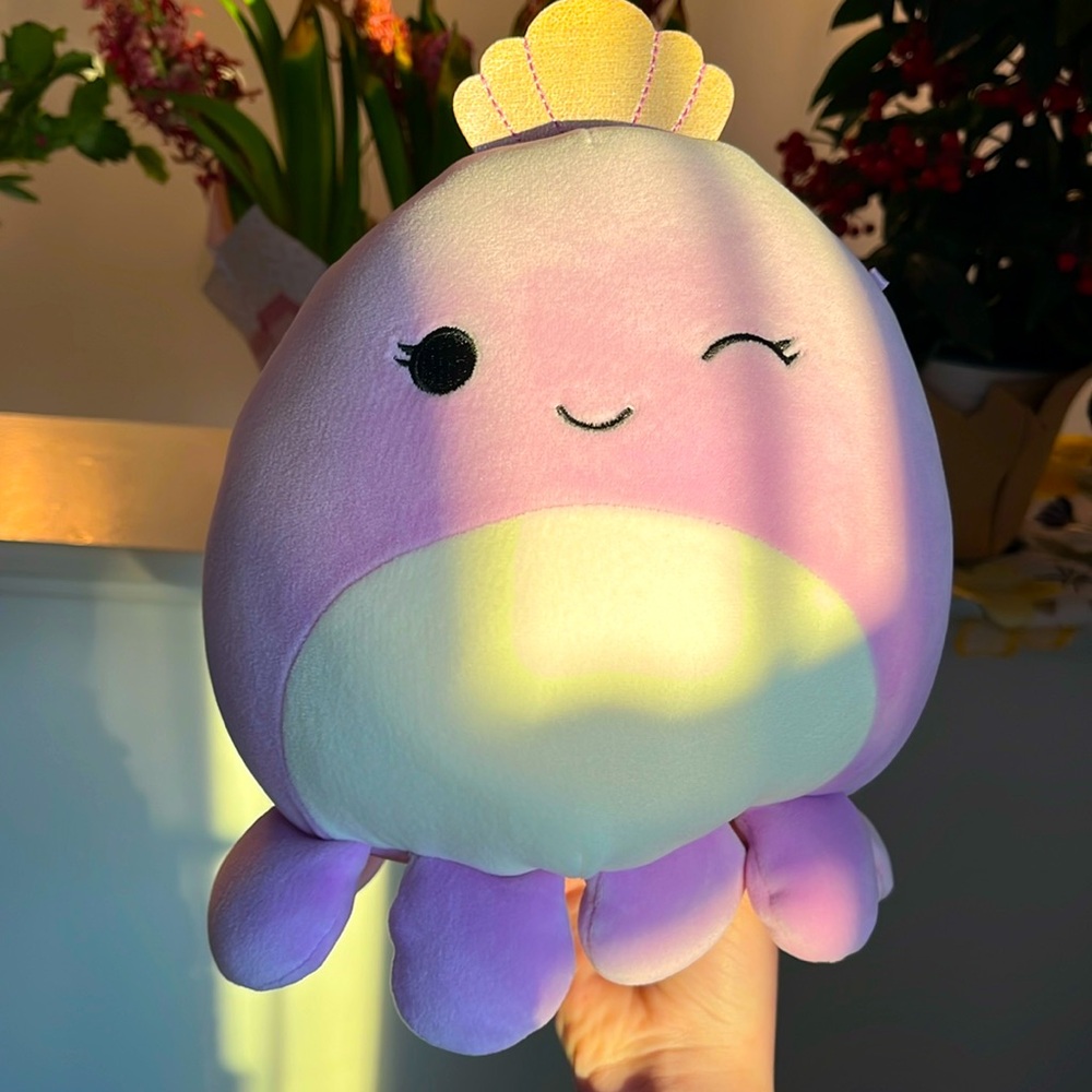 Purple octopus Squishmallow (Violet)